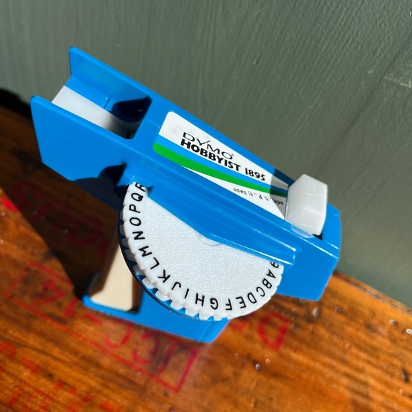 Vintage Dymo Hobbyist 1895 Label Maker - Picture 2 of 7